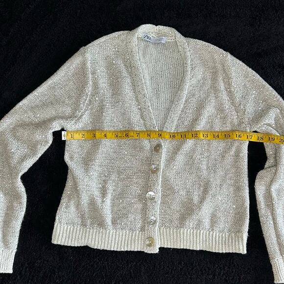 Zara Knit Cardigan Sweater With Sequins in Silver V-Neckline Sz M - Picture 9 of 10